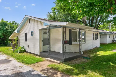 412 E Madison St, Marshfield, MO 65706 photo 3