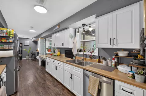 Kitchen - 207 E Berkeley St, Springfield, MO 65807 photo 2 of 3