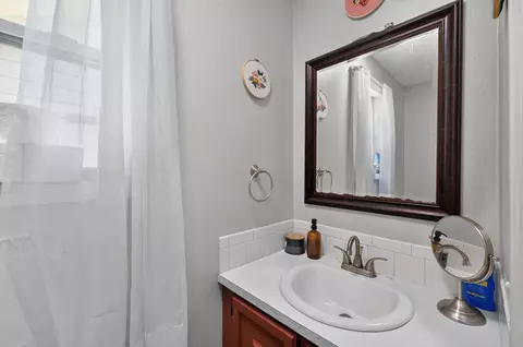 Bath - 207 E Berkeley St, Springfield, MO 65807 photo 1 of 3
