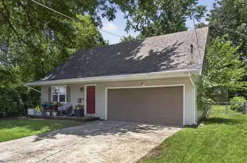 Exterior - 207 E Berkeley St, Springfield, MO 65807 photo 2 of 4