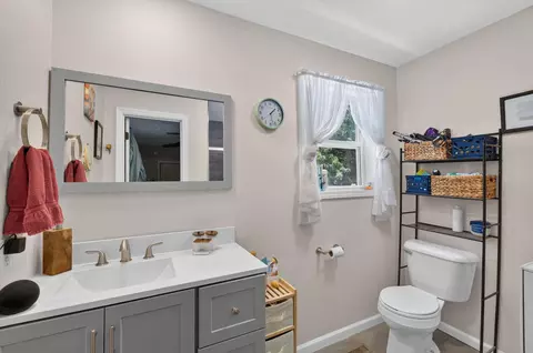 Bath - 207 E Berkeley St, Springfield, MO 65807 photo 2 of 3