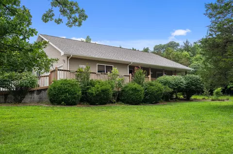 24 Elm Dr, Kimberling City, MO 65686