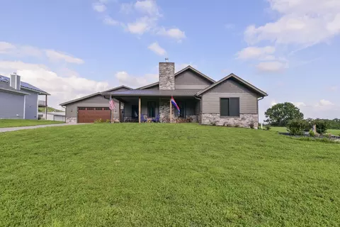 Exterior - 401 Discovery Bay Dr, Shell Knob, MO 65747 photo 4 of 10
