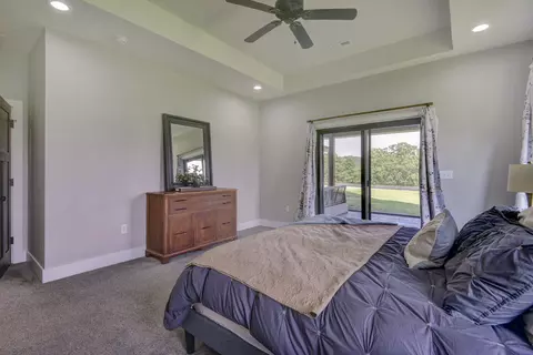 Bedroom - 401 Discovery Bay Dr, Shell Knob, MO 65747 photo 3 of 9