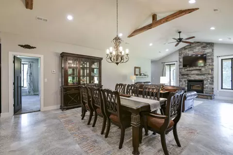 Dining - 401 Discovery Bay Dr, Shell Knob, MO 65747 photo 1 of 3
