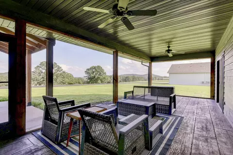 Exterior - 401 Discovery Bay Dr, Shell Knob, MO 65747 photo 3 of 10