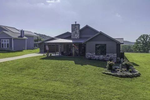 Exterior - 401 Discovery Bay Dr, Shell Knob, MO 65747 photo 8 of 10
