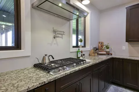 Kitchen - 401 Discovery Bay Dr, Shell Knob, MO 65747 photo 4 of 6
