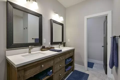 Bath - 401 Discovery Bay Dr, Shell Knob, MO 65747 photo 1 of 6