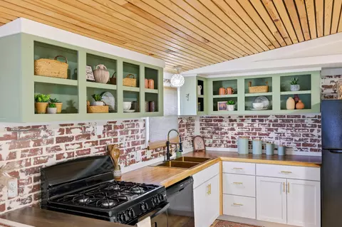 Kitchen - 116 E Montgomery St, Fairview, MO 64842 photo 3 of 6