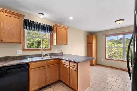 Kitchen - 259 Mesquite Dr, Branson, MO 65616 photo 5 of 6