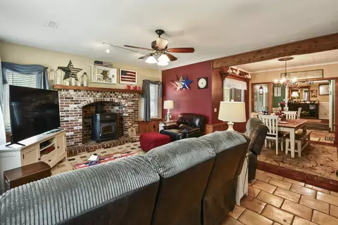 Living - 701 Spears Ave, Crane, MO 65633 photo 2 of 5