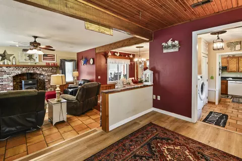 Entry Way - 701 Spears Ave, Crane, MO 65633 photo 3 of 6
