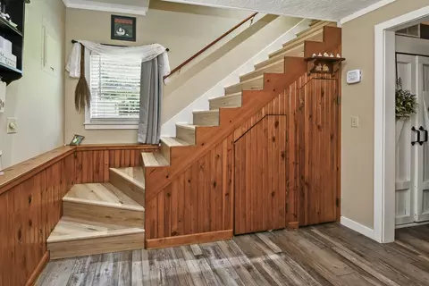 Entry Way - 701 Spears Ave, Crane, MO 65633 photo 4 of 6