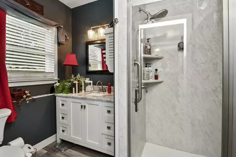 Bath - 701 Spears Ave, Crane, MO 65633 photo 1 of 3