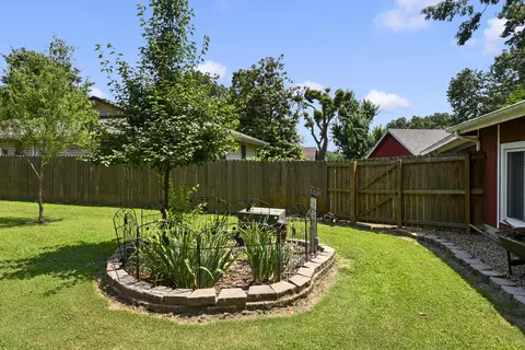 Exterior - 701 Spears Ave, Crane, MO 65633 photo 11 of 14