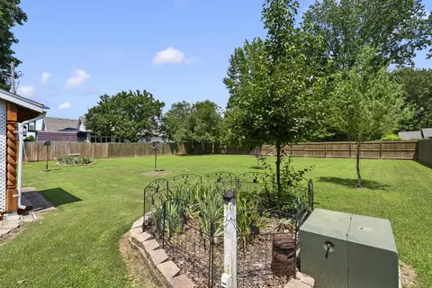 Exterior - 701 Spears Ave, Crane, MO 65633 photo 12 of 14