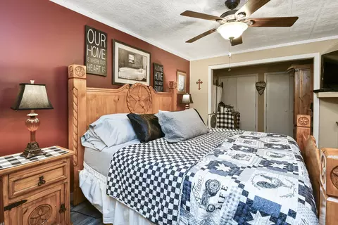 Bedroom - 701 Spears Ave, Crane, MO 65633 photo 2 of 4