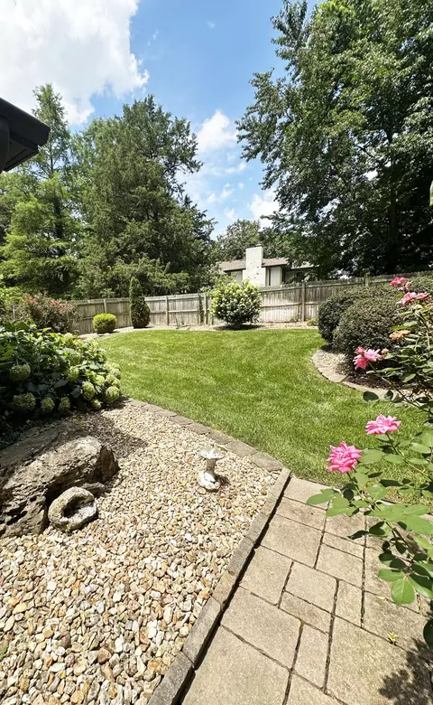 Exterior - 2550 E Sparkleberry Ln, Springfield, MO 65804 photo 7 of 14