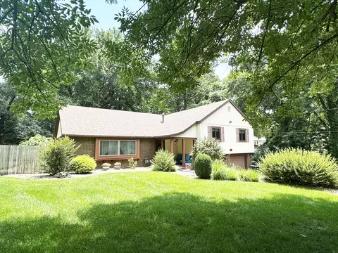 Exterior - 2550 E Sparkleberry Ln, Springfield, MO 65804 photo 2 of 14