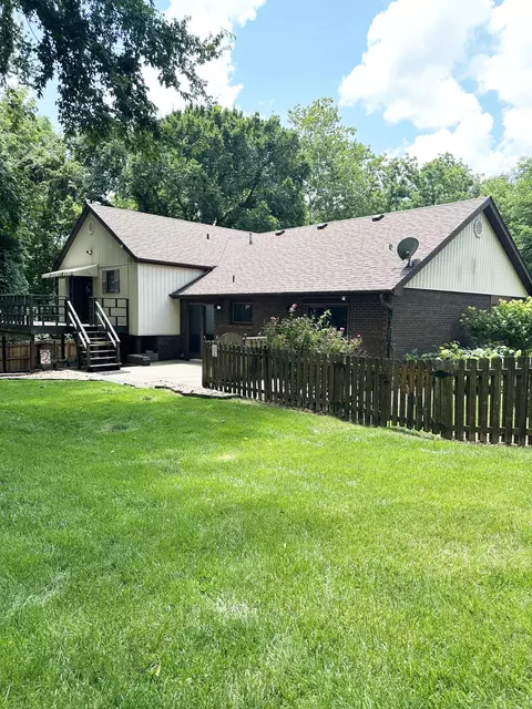 Exterior - 2550 E Sparkleberry Ln, Springfield, MO 65804 photo 13 of 14