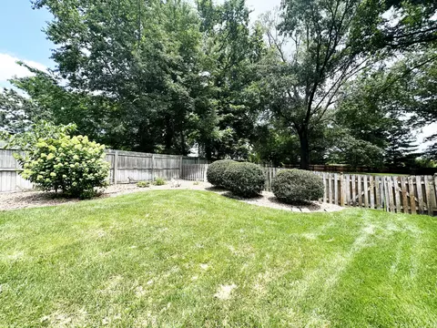Exterior - 2550 E Sparkleberry Ln, Springfield, MO 65804 photo 10 of 14