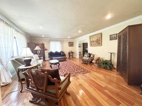 Living - 2550 E Sparkleberry Ln, Springfield, MO 65804 photo 1 of 3