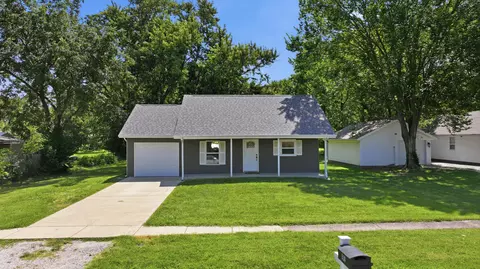 520 S Pine St, Marshfield, MO 65706 photo 1