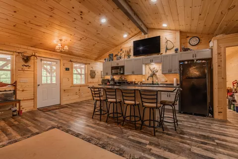 Kitchen - 23100 County Road 286, Pittsburg, MO 65724 photo 3 of 4