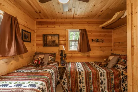 Bedroom - 23100 County Road 286, Pittsburg, MO 65724 photo 4 of 4