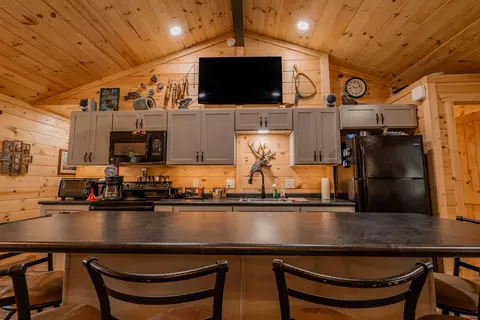 Kitchen - 23100 County Road 286, Pittsburg, MO 65724 photo 2 of 4
