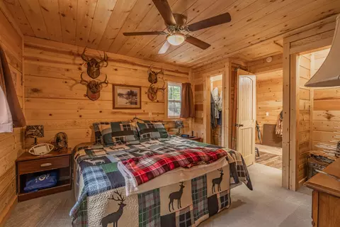 Bedroom - 23100 County Road 286, Pittsburg, MO 65724 photo 3 of 4
