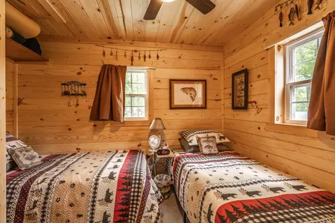 Bedroom - 23100 County Road 286, Pittsburg, MO 65724 photo 1 of 4