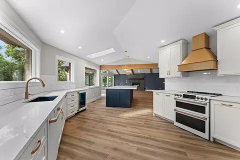 Kitchen - 23878 Cherry Ln, Shell Knob, MO 65747 photo 4 of 8