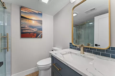 Bath - 23878 Cherry Ln, Shell Knob, MO 65747 photo 11 of 12