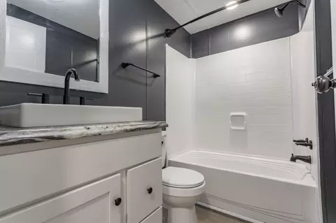 Bath - 137 Plaza Dr, Branson, MO 65616 photo 1 of 3
