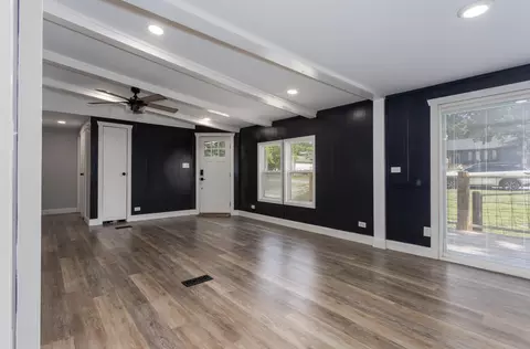 Living - 137 Plaza Dr, Branson, MO 65616 photo 5 of 6