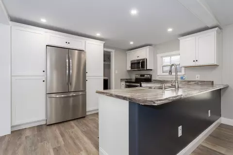 Kitchen - 137 Plaza Dr, Branson, MO 65616 photo 3 of 4