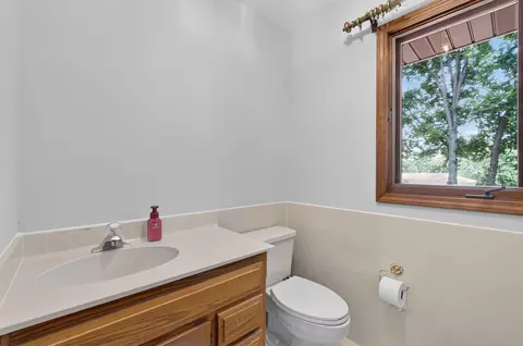 Bath - 3402 S Valley View Ave, Springfield, MO 65804 photo 3 of 5