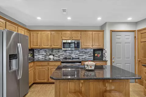 Kitchen - 3402 S Valley View Ave, Springfield, MO 65804 photo 2 of 3