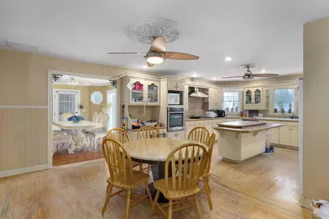 Kitchen - 4967 S Buckingham Ln, Springfield, MO 65810 photo 1 of 2