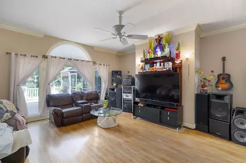 Living - 4967 S Buckingham Ln, Springfield, MO 65810 photo 2 of 3