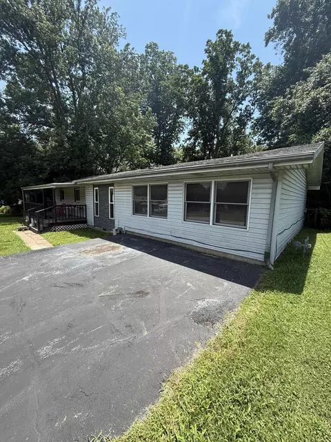 Exterior - 112 South St, Crane, MO 65633 photo 2 of 7