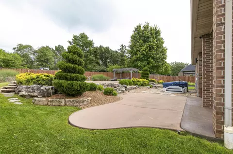 Exterior - 3941 E Windsmore Dr, Springfield, MO 65802 photo 6 of 11