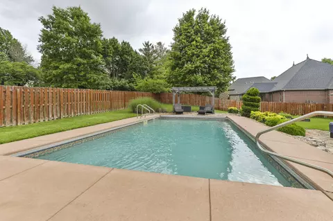 Exterior - 3941 E Windsmore Dr, Springfield, MO 65802 photo 7 of 11