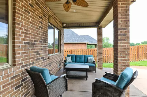 Exterior - 3941 E Windsmore Dr, Springfield, MO 65802 photo 5 of 11
