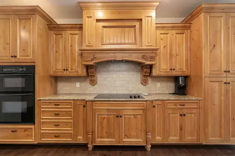 Kitchen - 3941 E Windsmore Dr, Springfield, MO 65802 photo 2 of 4