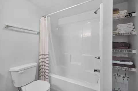 Bath - 281 Woodbridge Estates Dr, Branson, MO 65616 photo 3 of 3