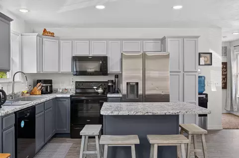 Kitchen - 281 Woodbridge Estates Dr, Branson, MO 65616 photo 2 of 2