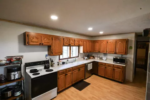 Kitchen - 167 Landers Ln, Gainesville, MO 65655 photo 1 of 2